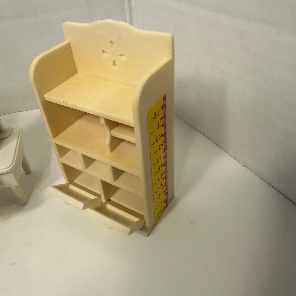 Vintage Sylvanian Families Bedroom Furniture Lot 13 Pieces Beds Vanity
